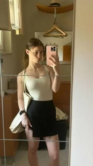 Nazlı - Pendik Escort