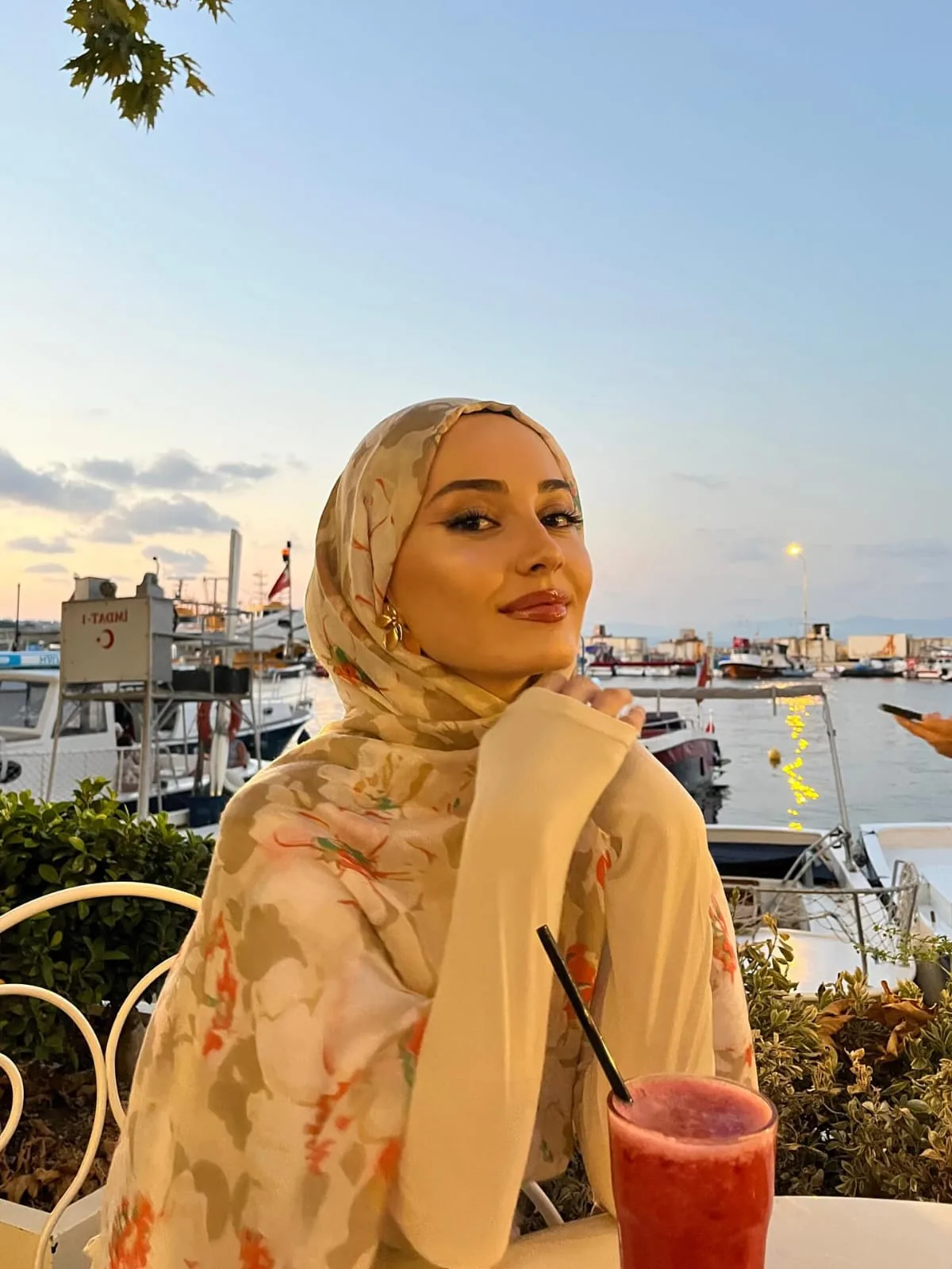 Esra - Pendik Escort